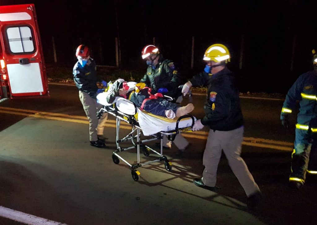 Motociclista sofre laceração após colidir contra carro na PR-180, em Cascavel