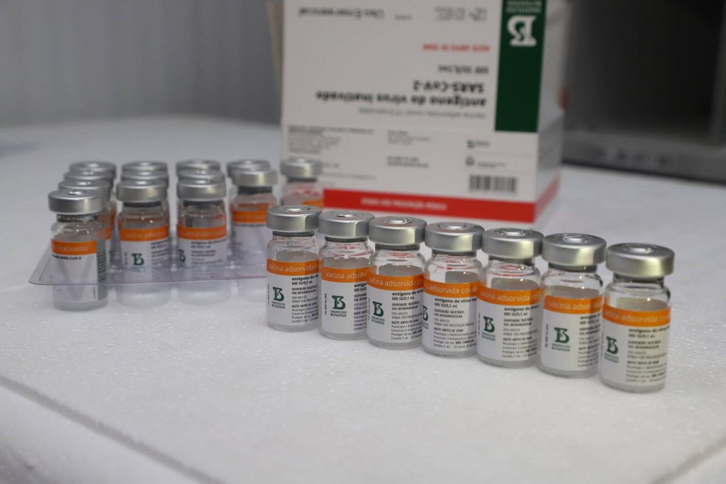 Paraná recebe novas doses da Coronavac e inicia logística para distribuir 367 mil vacinas