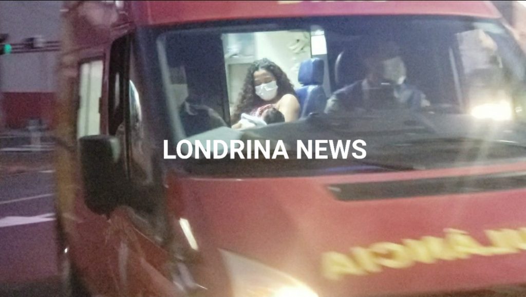 Bebê se engasga com leite materno e é salvo após ação rápida de pessoa instruída por telefone pelo Corpo de Bombeiros