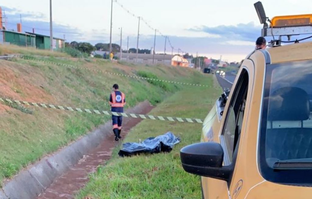 Jovem é morto a tiros enquanto andava de carro na PR-444, em Arapongas