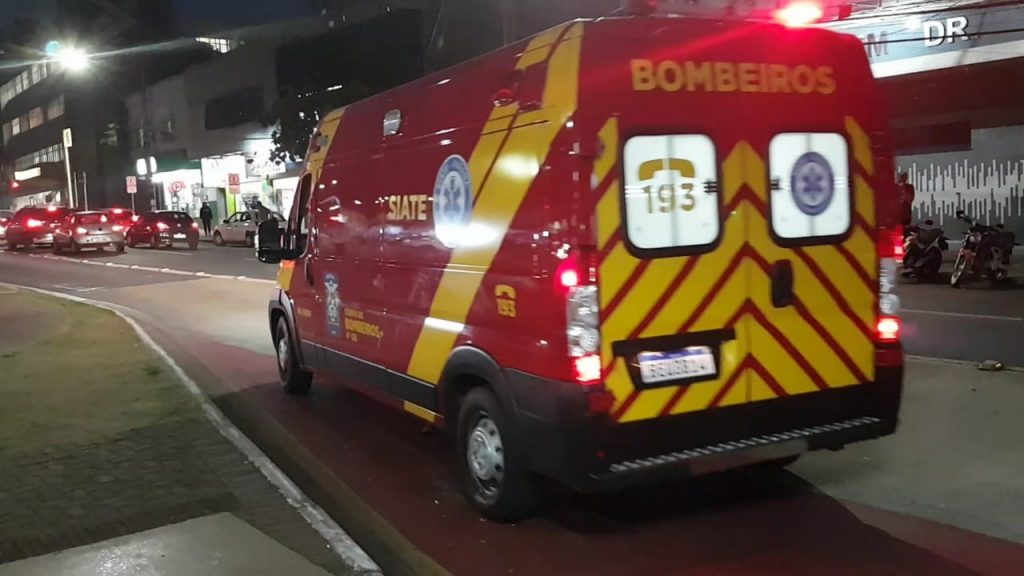 Siate é chamado para atender pessoa ferida na Av. Brasil, mas vítima procura ajuda por meios próprios Siate é chamado para atender pessoa ferida na Av. Brasil, mas vítima procura ajuda por meios próprios