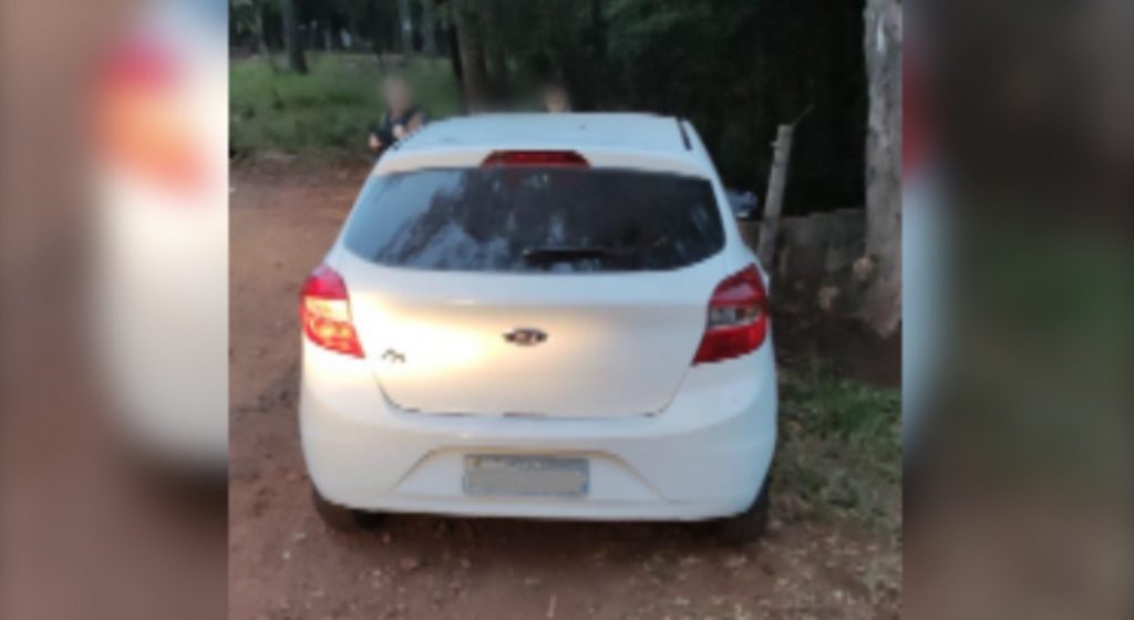 Assaltantes se passam por policiais e roubam Ford Ka na BR-369; Veículo foi recuperado Assaltantes se passam por policiais e roubam Ford Ka na BR-369; Veículo foi recuperado