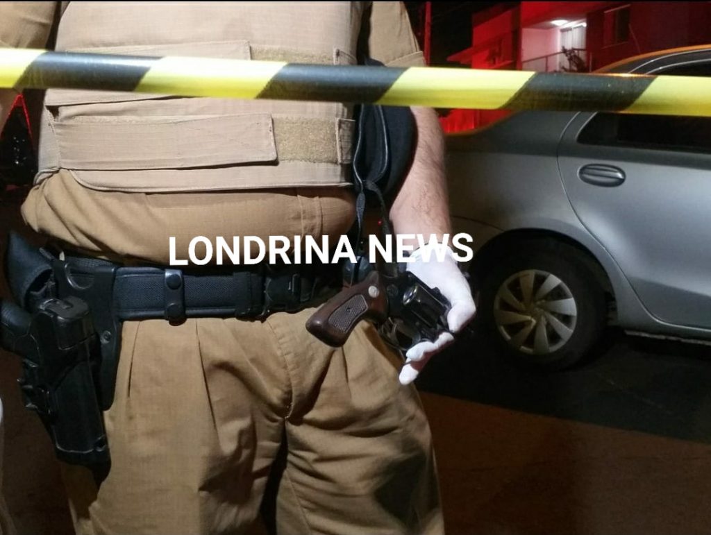 Homem armado e que dirigia carro furtado morre em confronto com a PM em Londrina