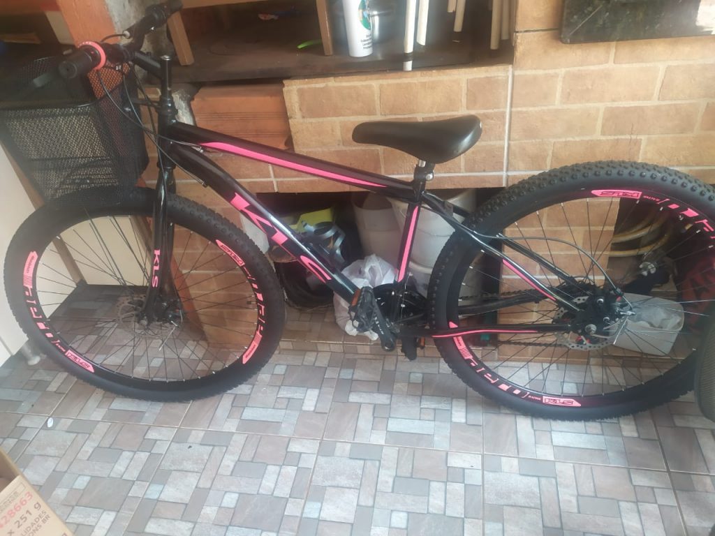 Bicicleta KLS foi furtada na Avenida Tito Muffato Bicicleta KLS foi furtada na Avenida Tito Muffato