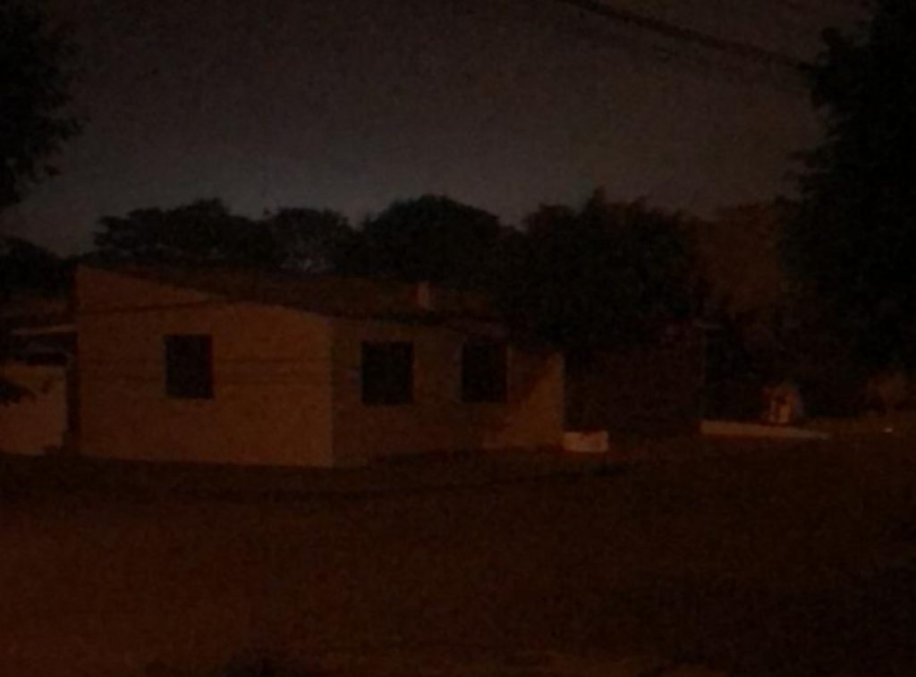 Moradores reclamam de falta de energia elétrica no Loteamento Florais do Paraná