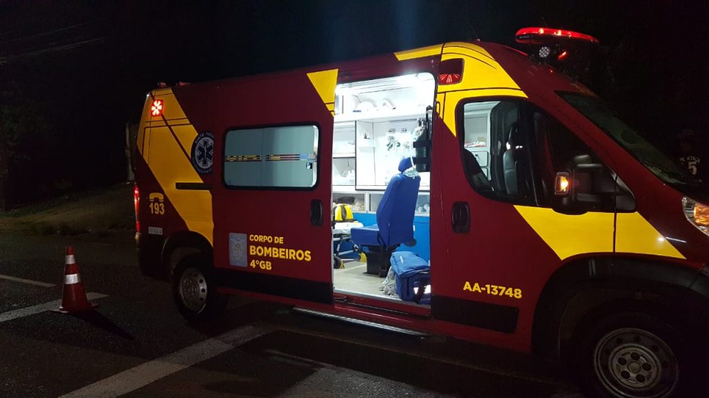 Idosa de 71 anos sofre fratura em braço ao ser atropelada por moto no Bairro Santo Onofre