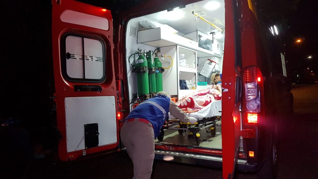 Idosa de 95 anos sofre queda em casa no Bairro Cataratas e fratura o colo de fêmur