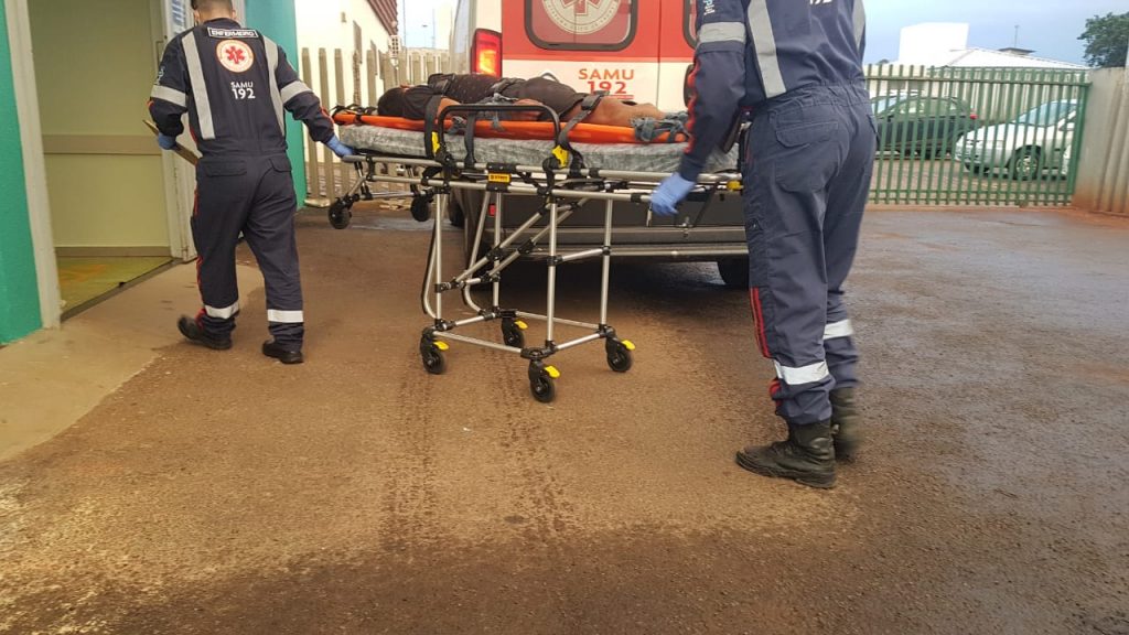 Homem de 31 anos é socorrido pelo Samu e médico do Siate após sofrer convulsão