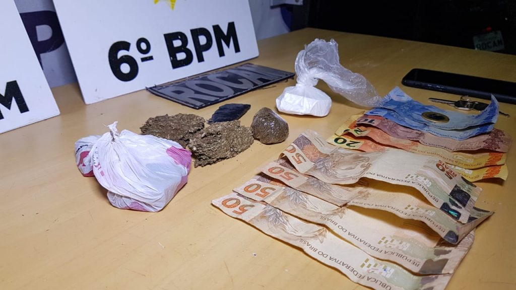 Em ação contra o tráfico de drogas, Rocam detém rapaz e apreende drogas no Bairro Cascavel Velho