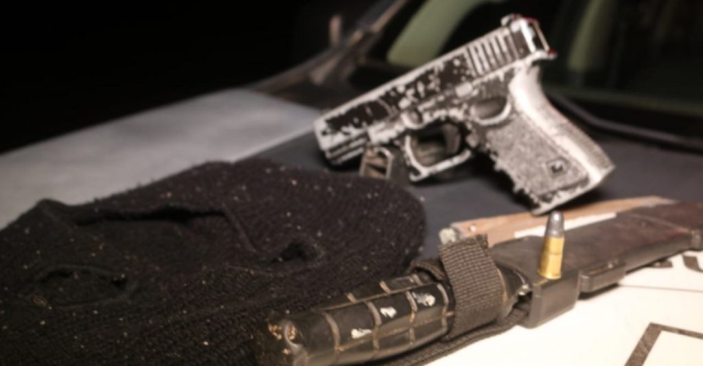 Homem é preso com simulacro de arma em Ponta Grossa