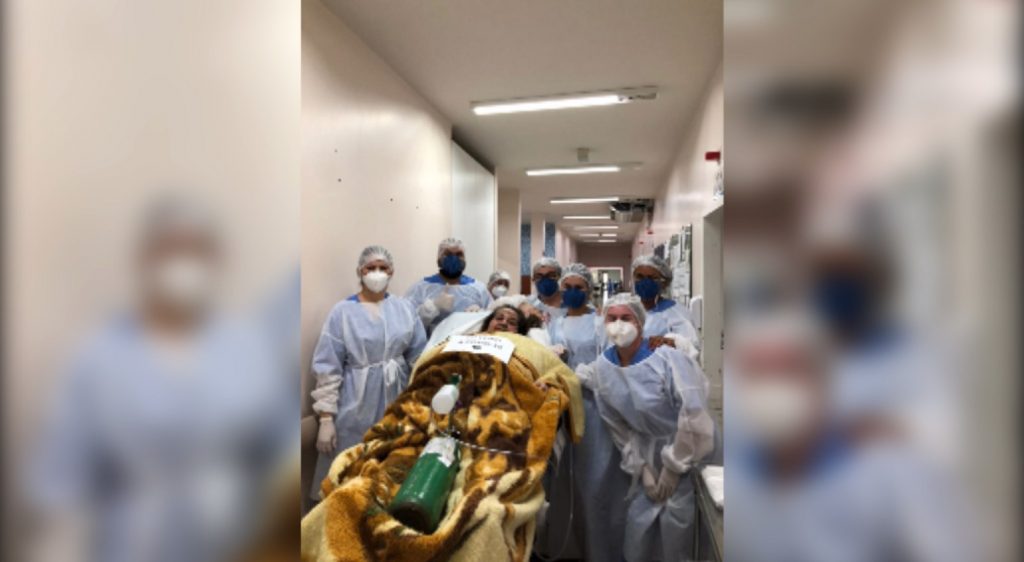 Após 44 dias internada no HUOP, Natalina Mendonça vence a Covid-19 e recebe alta do hospital
