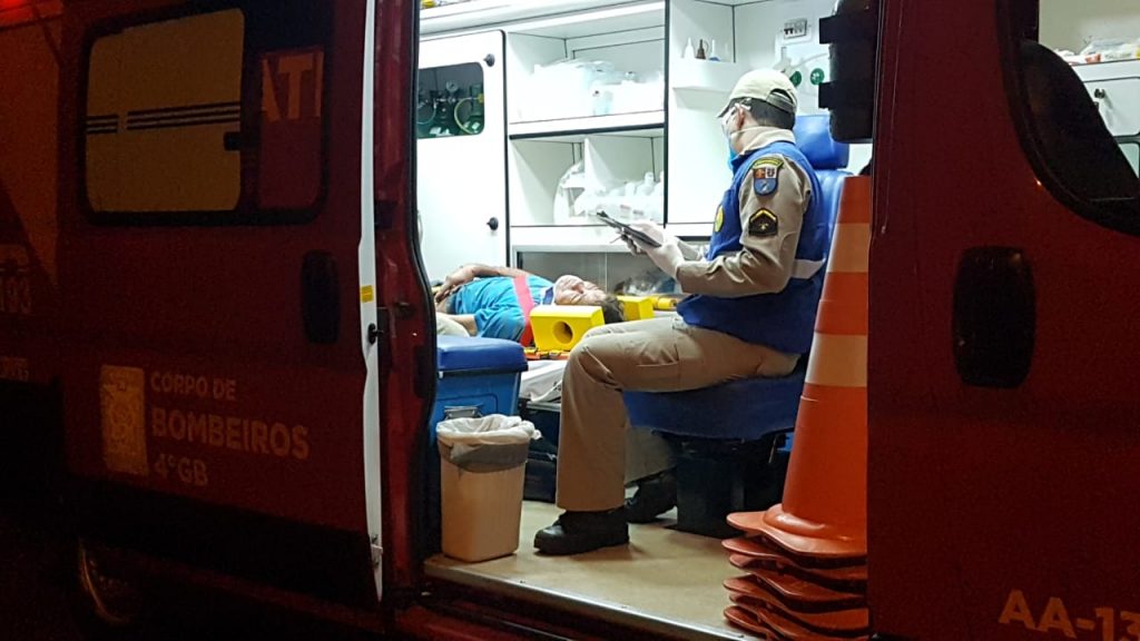 Homem de 58 anos cai de bicicleta no Bairro Esmeralda e fica ferido