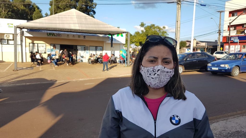 Mulher reclama da demora por atendimento na UPA Brasília e falta de isolamento de pacientes com a Covid-19