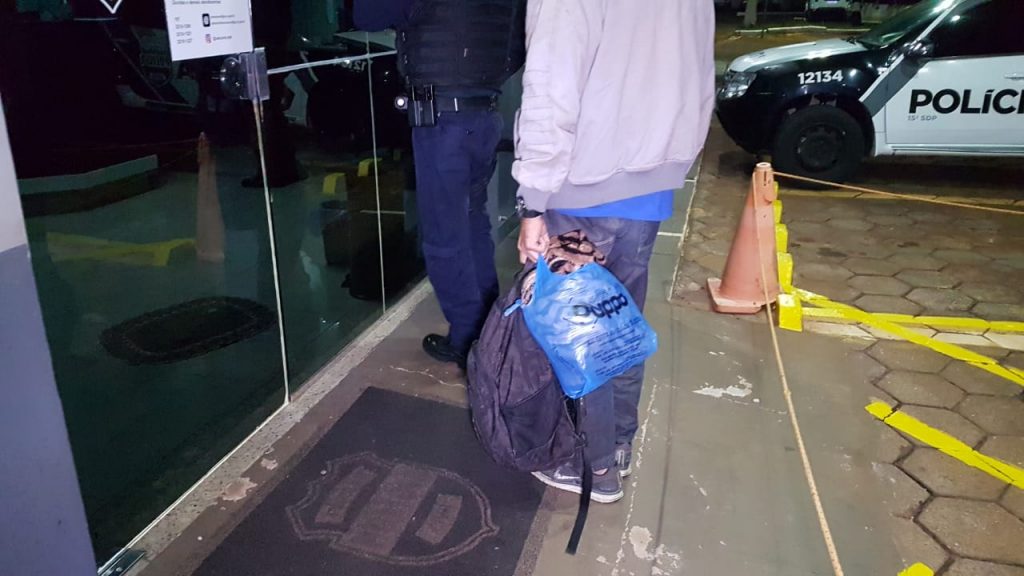 Homem é detido pela GM na rodoviária após ameaçar funcionário de empresa de ônibus