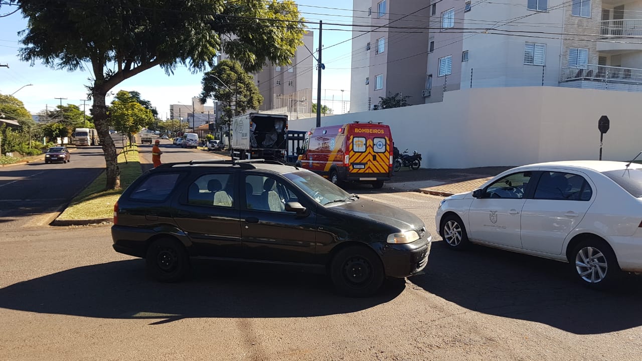 Motociclista fica ferido após colidir com veículo na Rua Olindo Periolo, no Bairro Pacaembu Imagem referente a Motociclista fica ferido após colidir com veículo na Rua Olindo Periolo, no Bairro Pacaembu