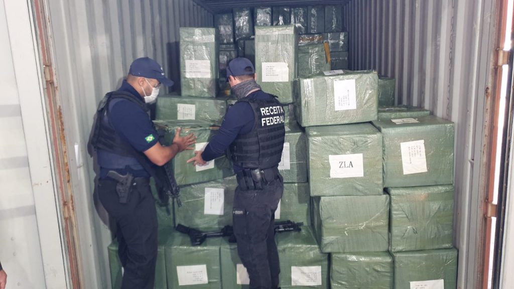 Receita Federal realiza maior apreensão já registrada na região Sul, no Porto de Itapoá