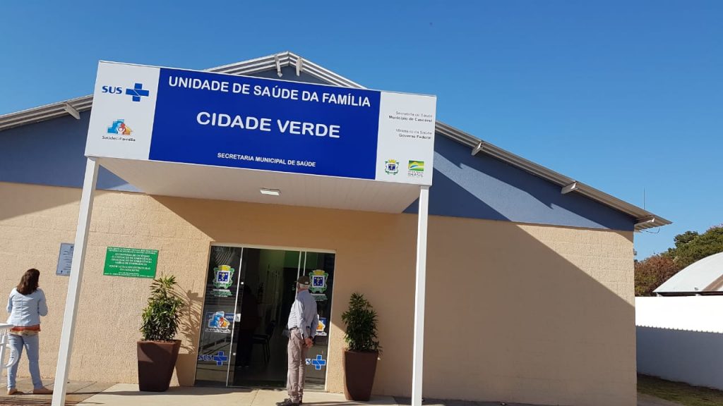 UBSs e USFs atendem pacientes com sintomas respiratórios UBSs e USFs atendem pacientes com sintomas respiratórios