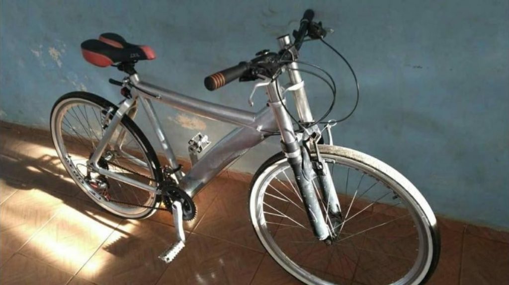 Morador do Bairro Brasília pede ajuda para localizar bicicleta que foi furtada