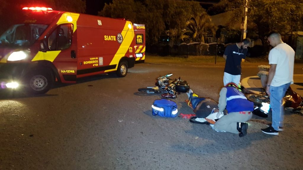 Duas motos se envolvem em acidente de trânsito no Jardim Nova Cidade