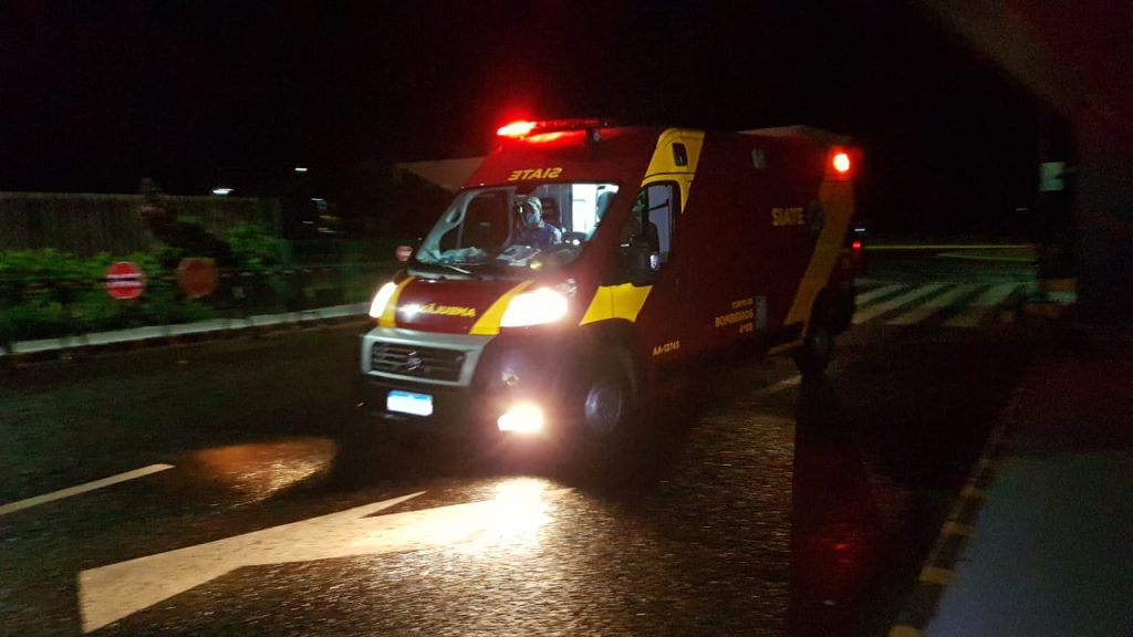 Siate é chamado para atender vítima de atropelamento na Avenida das Torres, no Bairro FAG