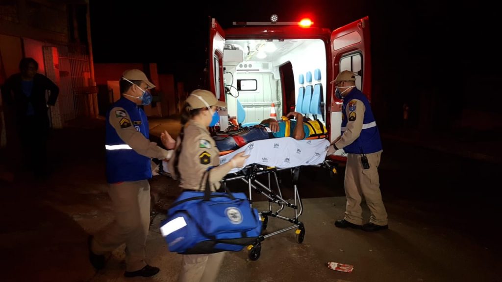 Homem de 48 anos sofre queda de escadaria e fica ferido, no Interlagos