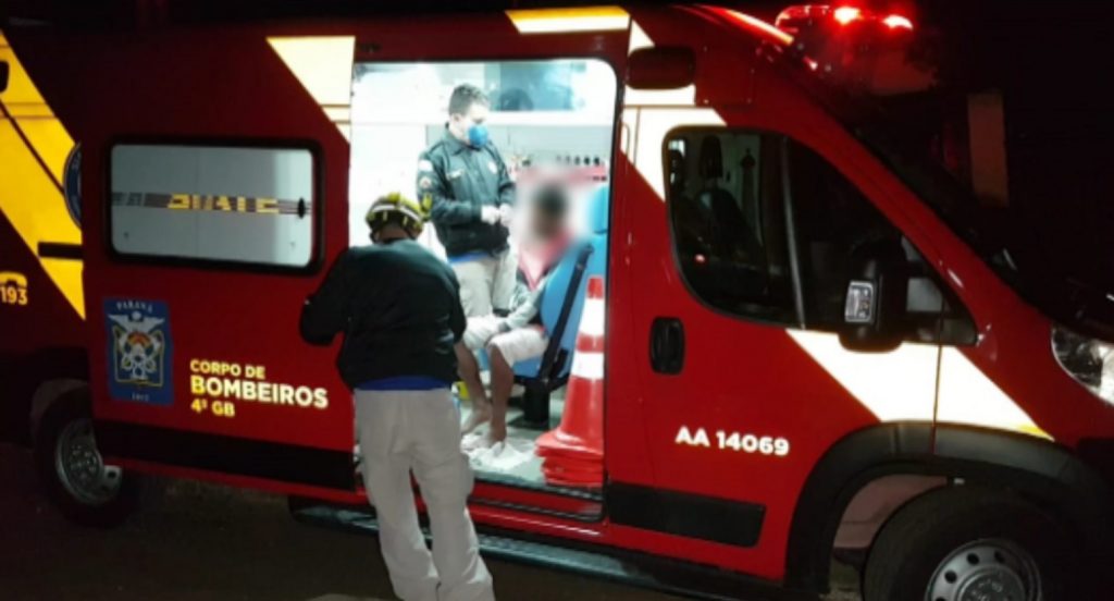 Homem agredido é socorrido pelo Siate no Bairro Parque São Paulo