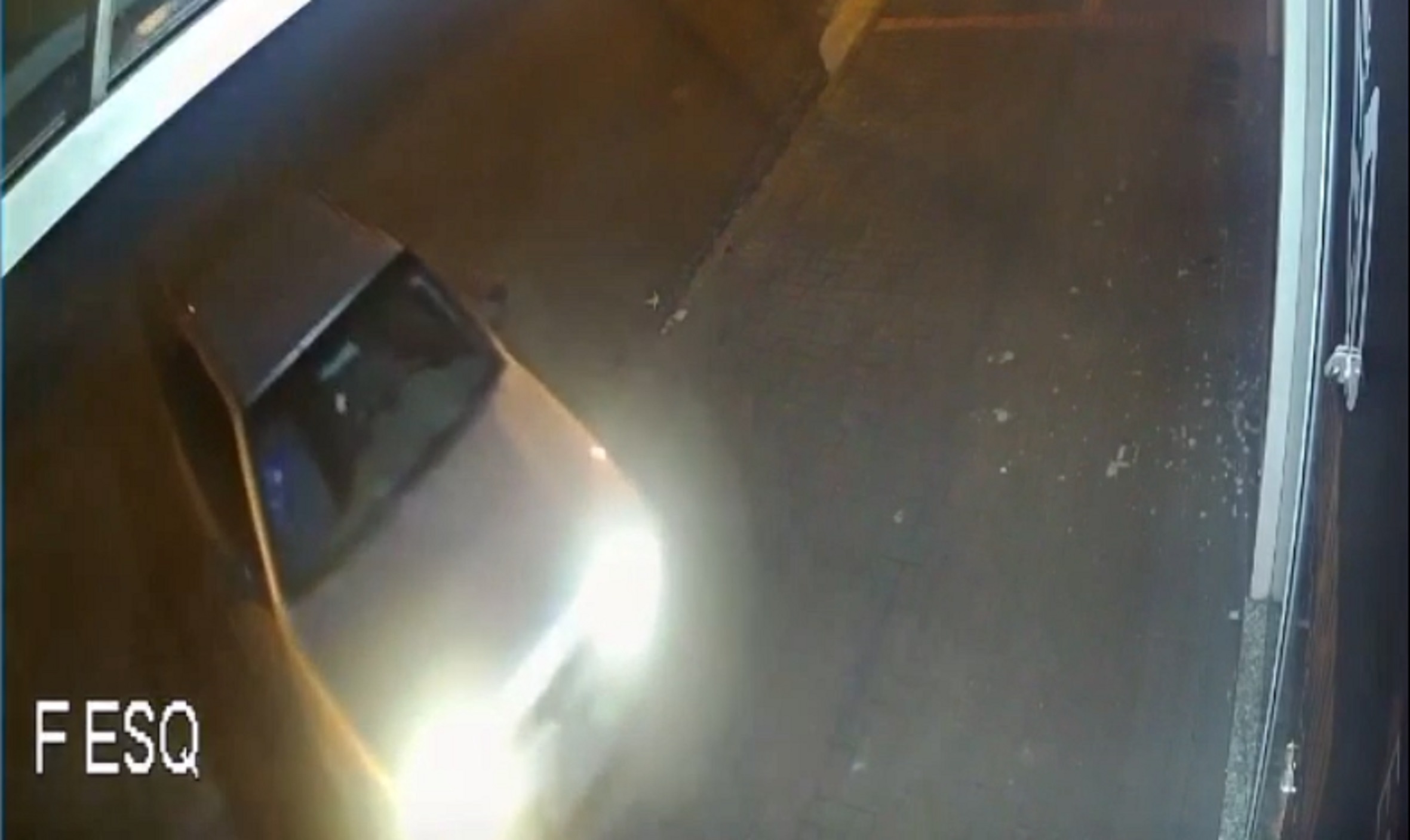 Vídeo mostra carro sendo jogado contra empresa em tentativa de furto no São Cristóvão