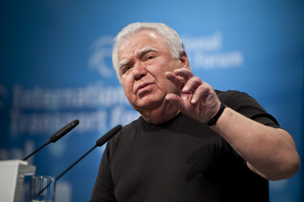 Jaime Lerner: Governador por dois mandatos, colocou o Paraná como segundo maior pólo automobilístico do país Imagem referente a Jaime Lerner: Governador por dois mandatos, colocou o Paraná como segundo maior pólo automobilístico do país