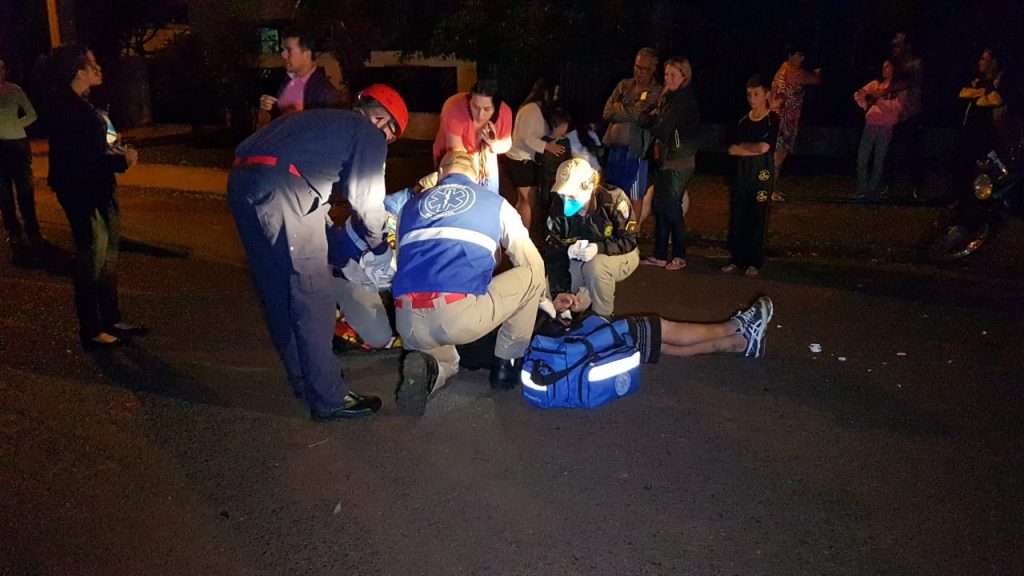 Homem fica ferido ao cair de moto no Bairro Universitário