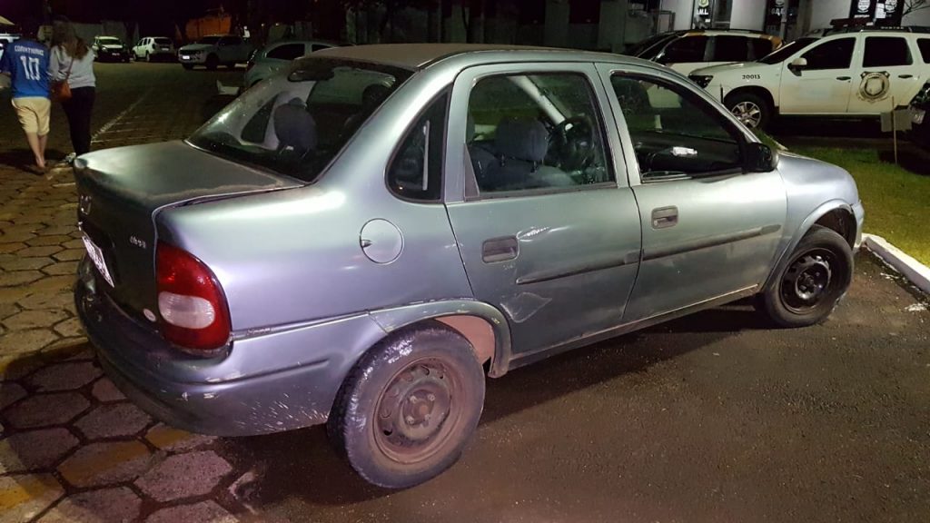 Corsa com registro de furto é localizado pela Polícia Militar na região