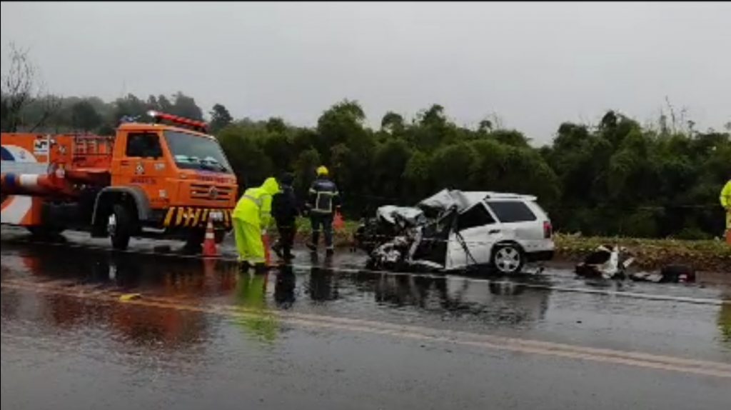 Casal morre em acidente na BR-376, em Jandaia do Sul