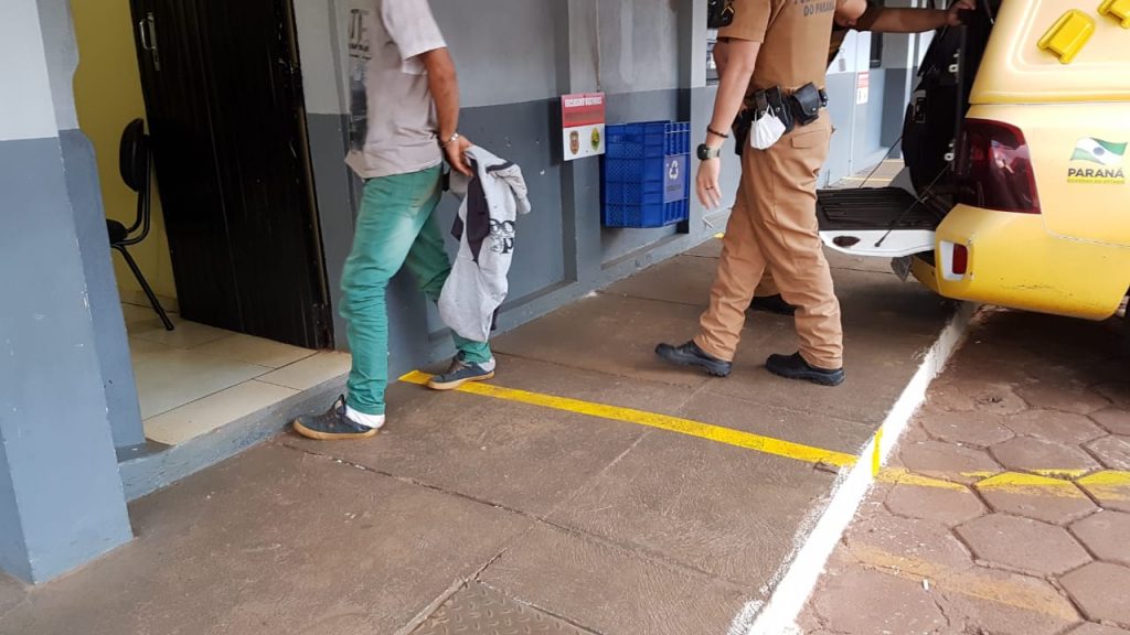 Devendo pensão alimentícia, homem é preso pela PM no Bairro Santos Dumont Devendo pensão alimentícia, homem é preso pela PM no Bairro Santos Dumont