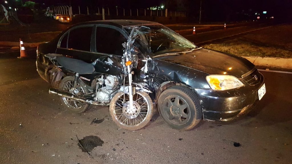 Carro e moto se envolvem em acidente de trânsito na BR-277, no Trevo da Portal Carro e moto se envolvem em acidente de trânsito na BR-277, no Trevo da Portal