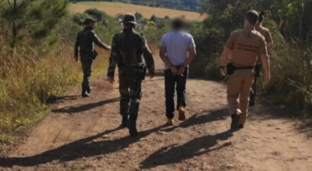 Em grande operação, polícia prende envolvidos em furto; Cerco continua em busca de demais foragidos Em grande operação, polícia prende envolvidos em furto; Cerco continua em busca de demais foragidos
