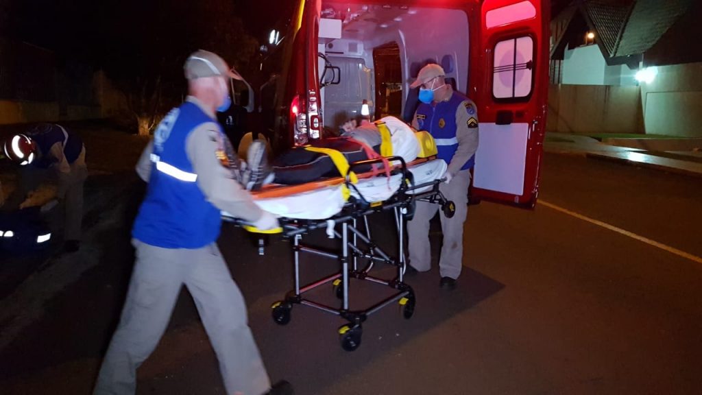 Ciclista sofre queda e é socorrido pelo Siate no Bairro Maria Luíza Ciclista sofre queda e é socorrido pelo Siate no Bairro Maria Luíza