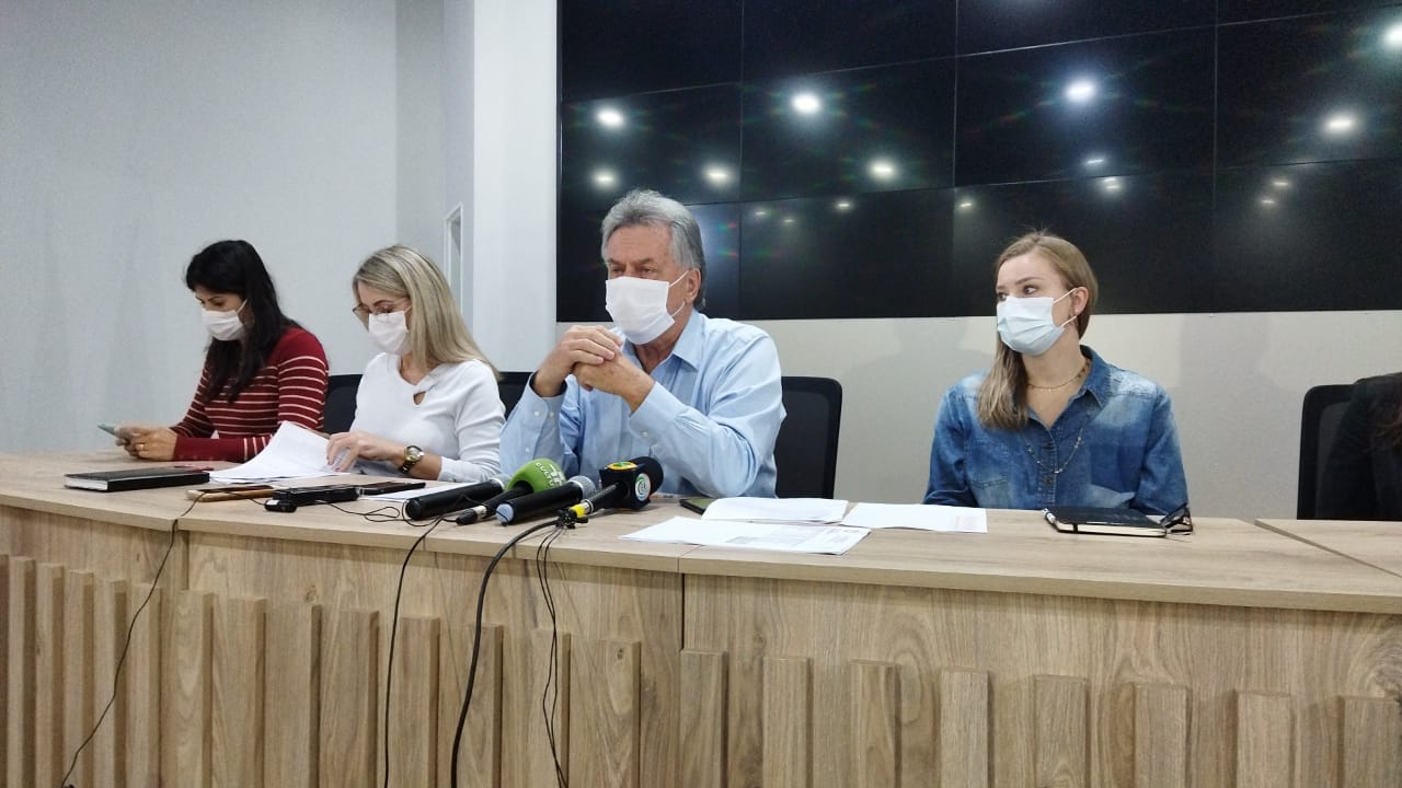 Secretário de Saúde fala sobre ações no combate à pandemia e denúncias sobre atendimento nas UPAs