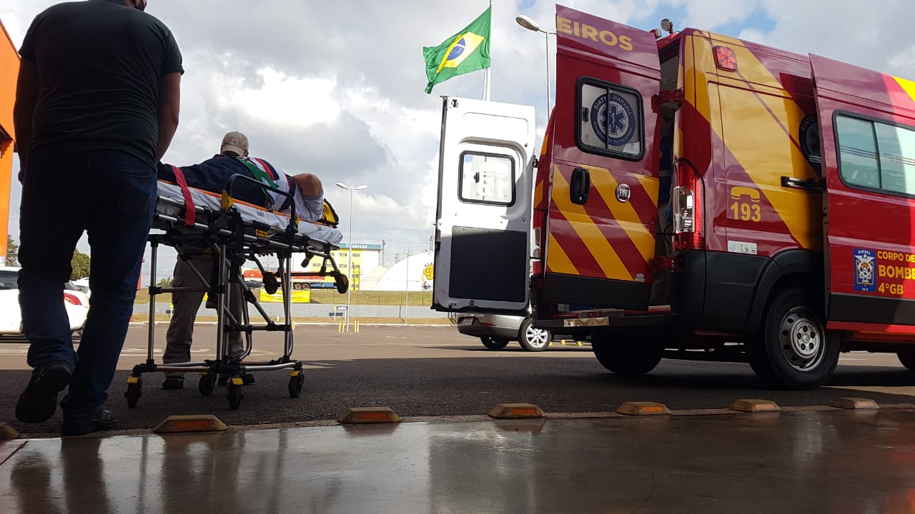 Idoso fica ferido ao sofrer queda em estacionamento de atacado na Avenida Tancredo Neves Imagem referente a Idoso fica ferido ao sofrer queda em estacionamento de atacado na Avenida Tancredo Neves