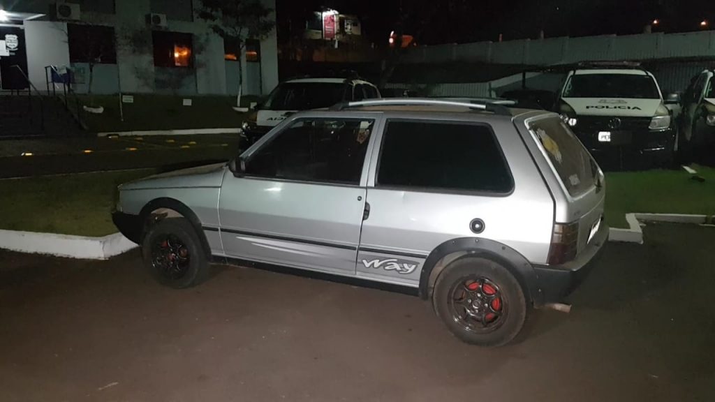 Suspeito liga para GM, esquece a chamada ativa e acaba entregando a localização de Uno que havia sido furtado