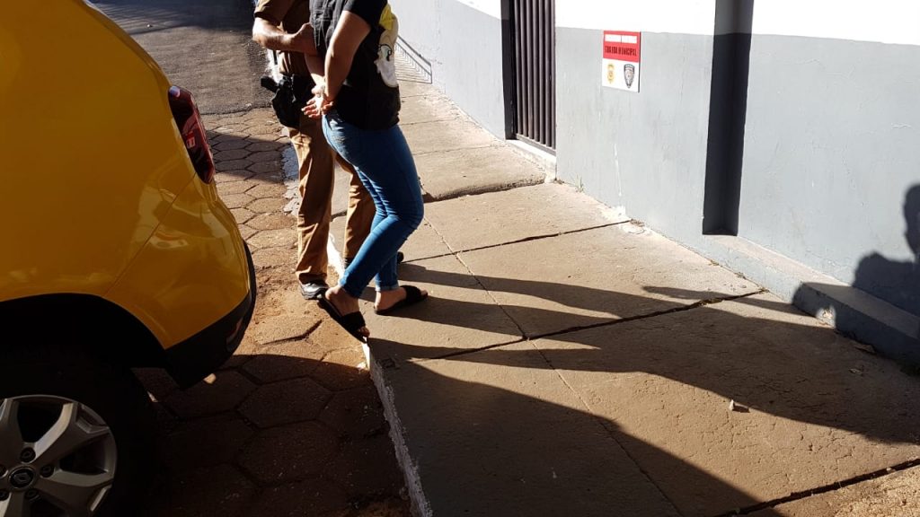 Jovem é detida tentando furtar produtos que deixariam mais de R$ 6 mil de prejuízo em loja no Centro