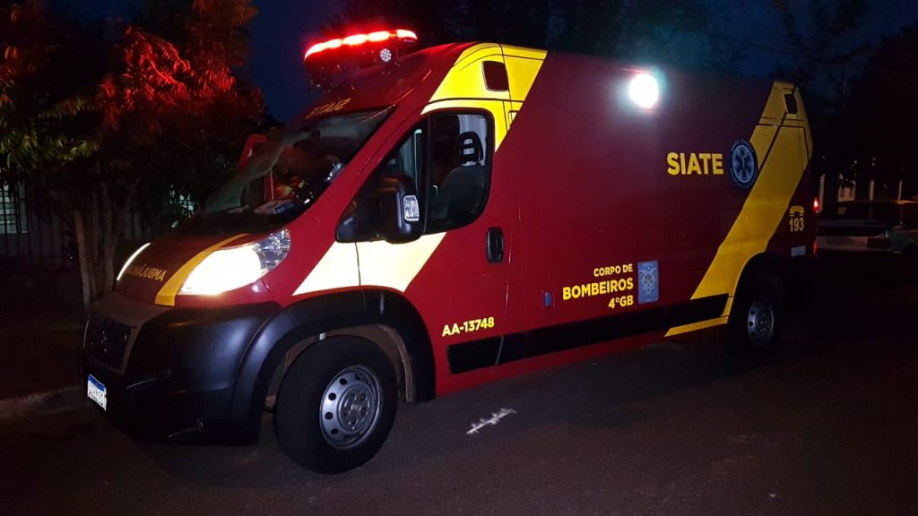 Menino bate a cabeça em mesa de casa e é socorrido pelo Siate no Bairro Guarujá