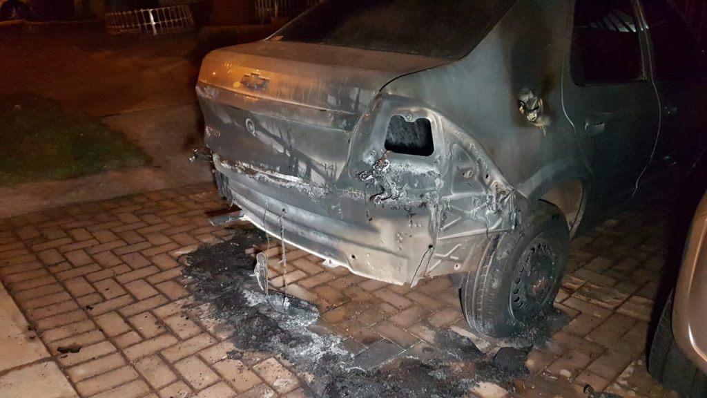 Prisma pega fogo e Corpo de Bombeiros é mobilizado no Bairro Santa Cruz