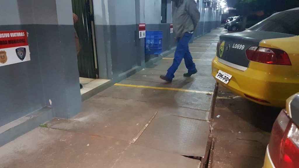 Homem é preso pela PM após desferir um soco em sua mãe de 74 anos no Bairro Morumbi