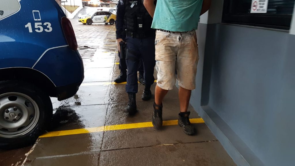 Homem que agrediu esposa e a deixou desacordada no Bairro Morumbi é detido; GM fala sobre o caso