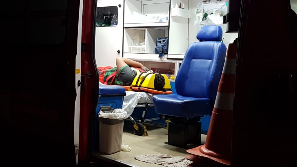 Após sofrer queda de bicicleta, rapaz de 16 anos é socorrido pelo Siate no Santa Felicidade