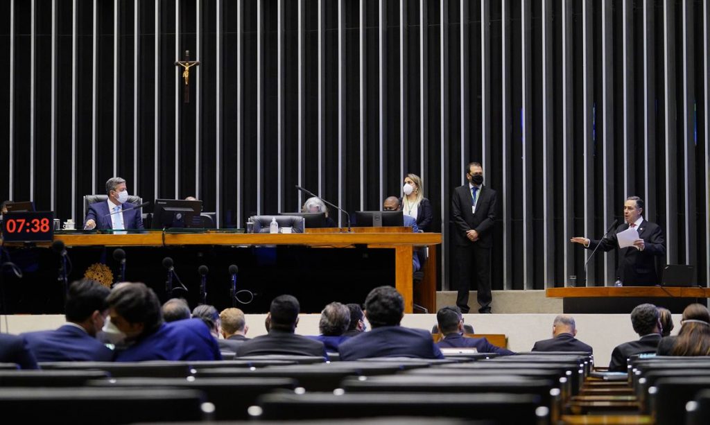 Barrroso: voto impresso é “pior”, mas cumpriremos se Congresso aprovar