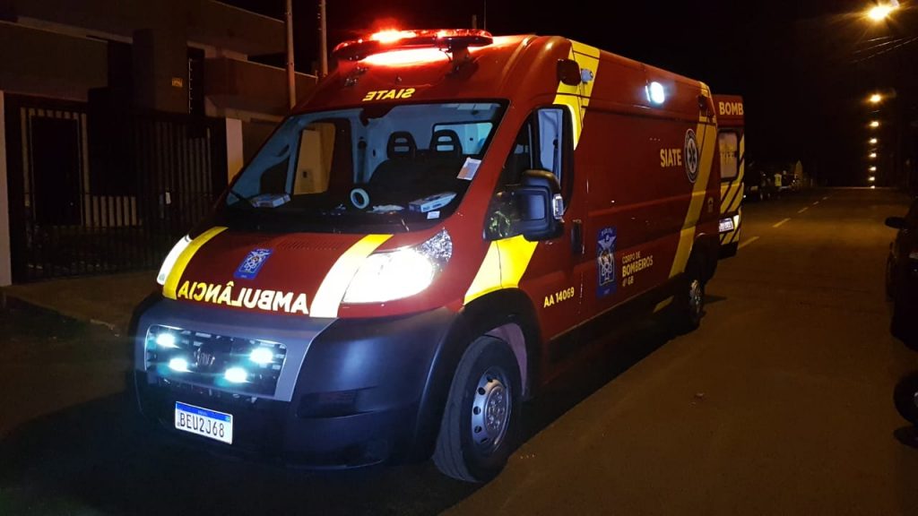 Idosa de 82 anos recebe cuidados do Siate após sofrer queda em casa no Bairro Parque Verde
