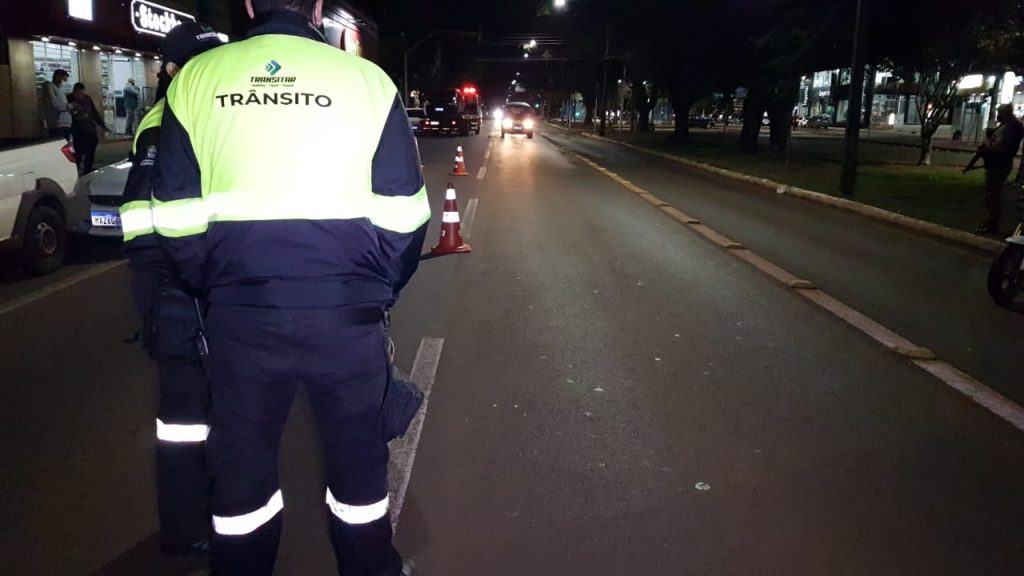 Veículos são apreendidos durante Operação Bloqueio na Avenida Brasil, no Centro