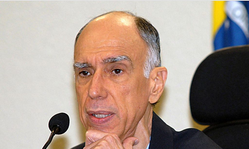 Bolsonaro decreta luto oficial de três dias por morte de Marco Maciel