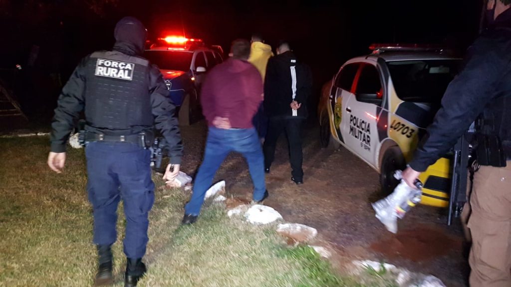 Flagradas em festa clandestina, seis pessoas são encaminhadas pelas forças de segurança