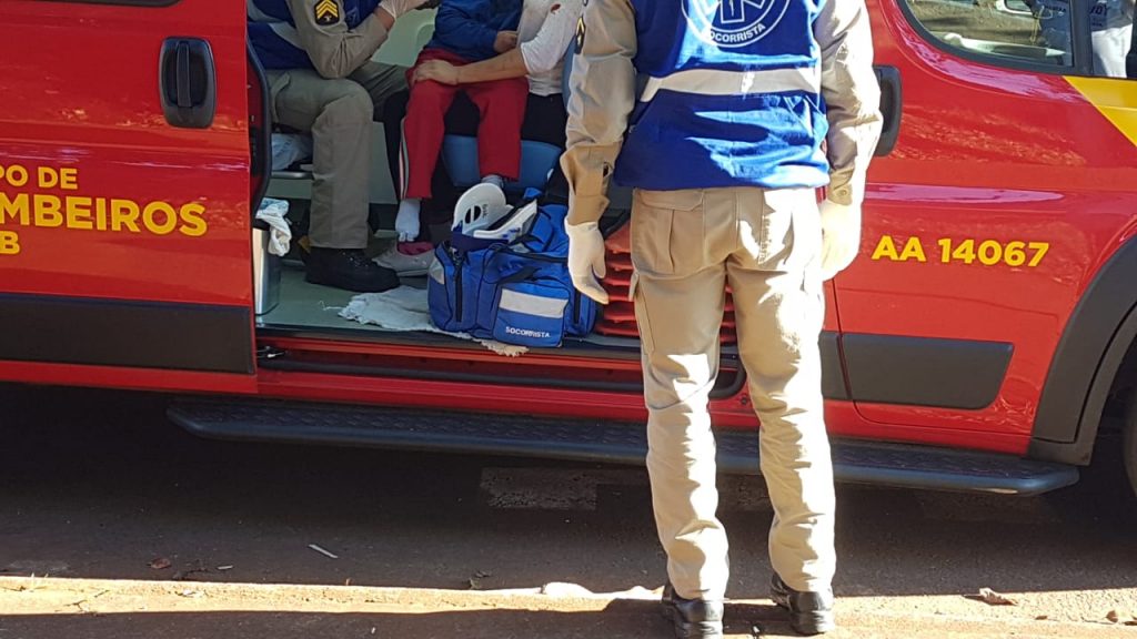 Menino de seis anos fica ferido ao cair de rede de descanso no Bairro Periolo